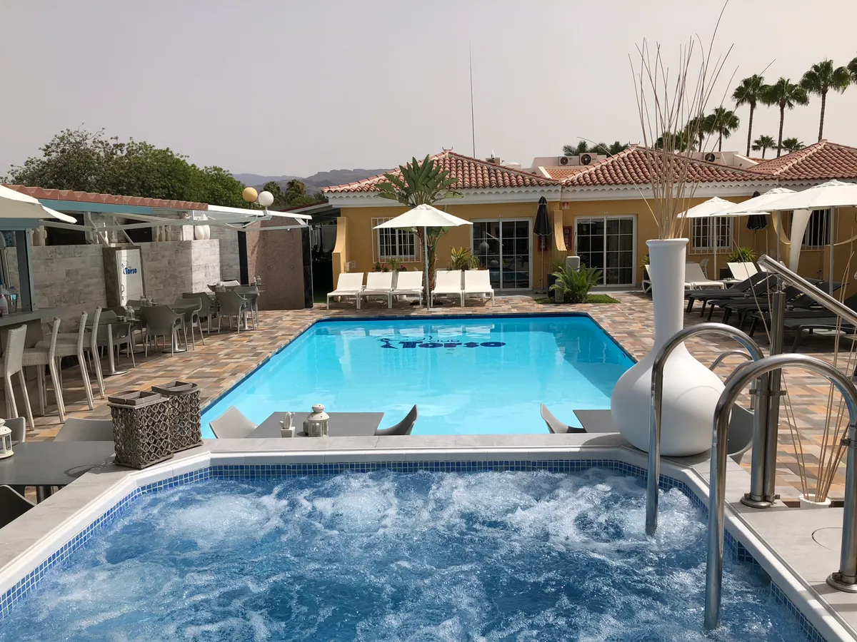 Within 4.5 hours of flying you are already by the pool in the sun!