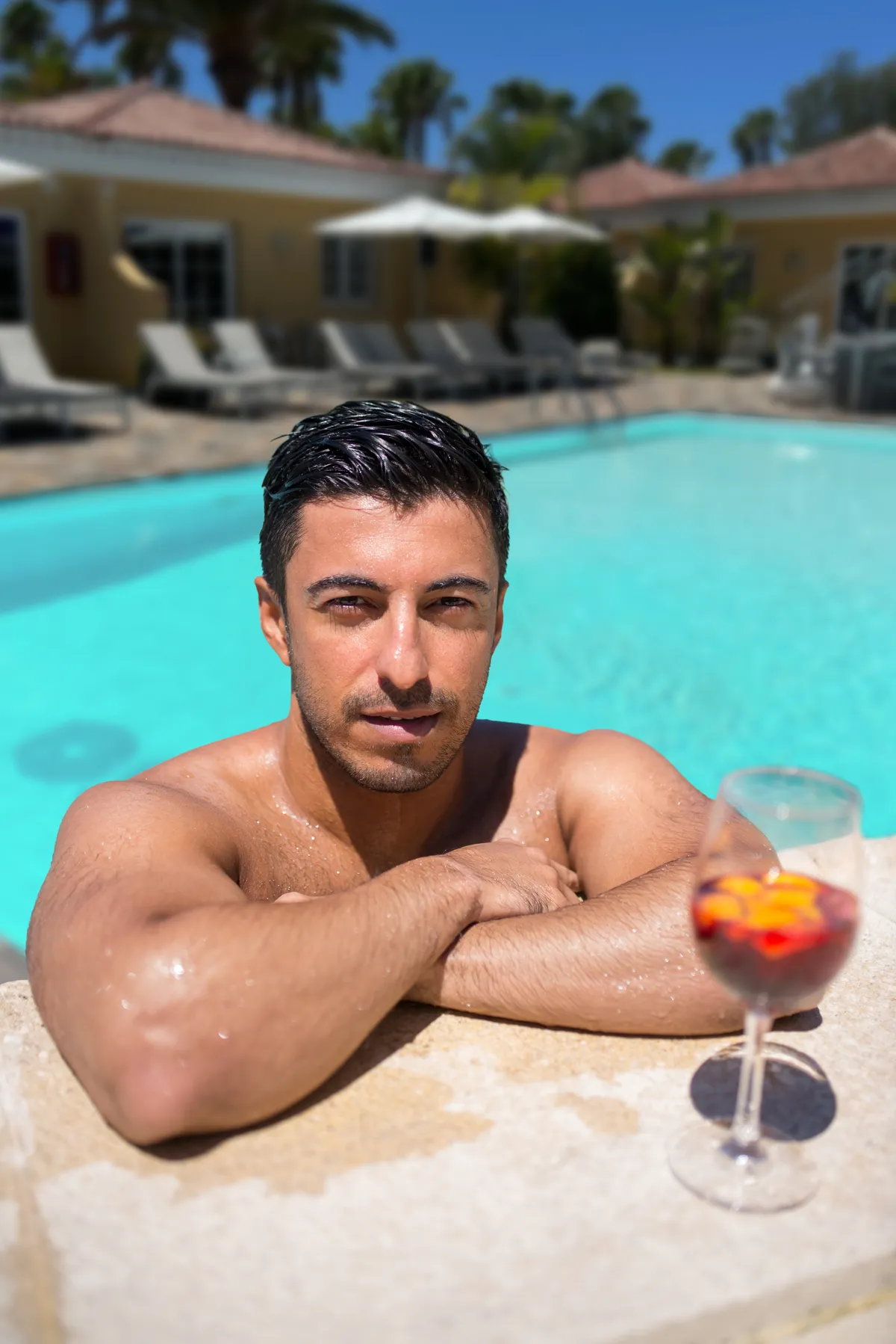 ¿Vacaciones de sol gay en abril? ¡Aquí brilla el sol!